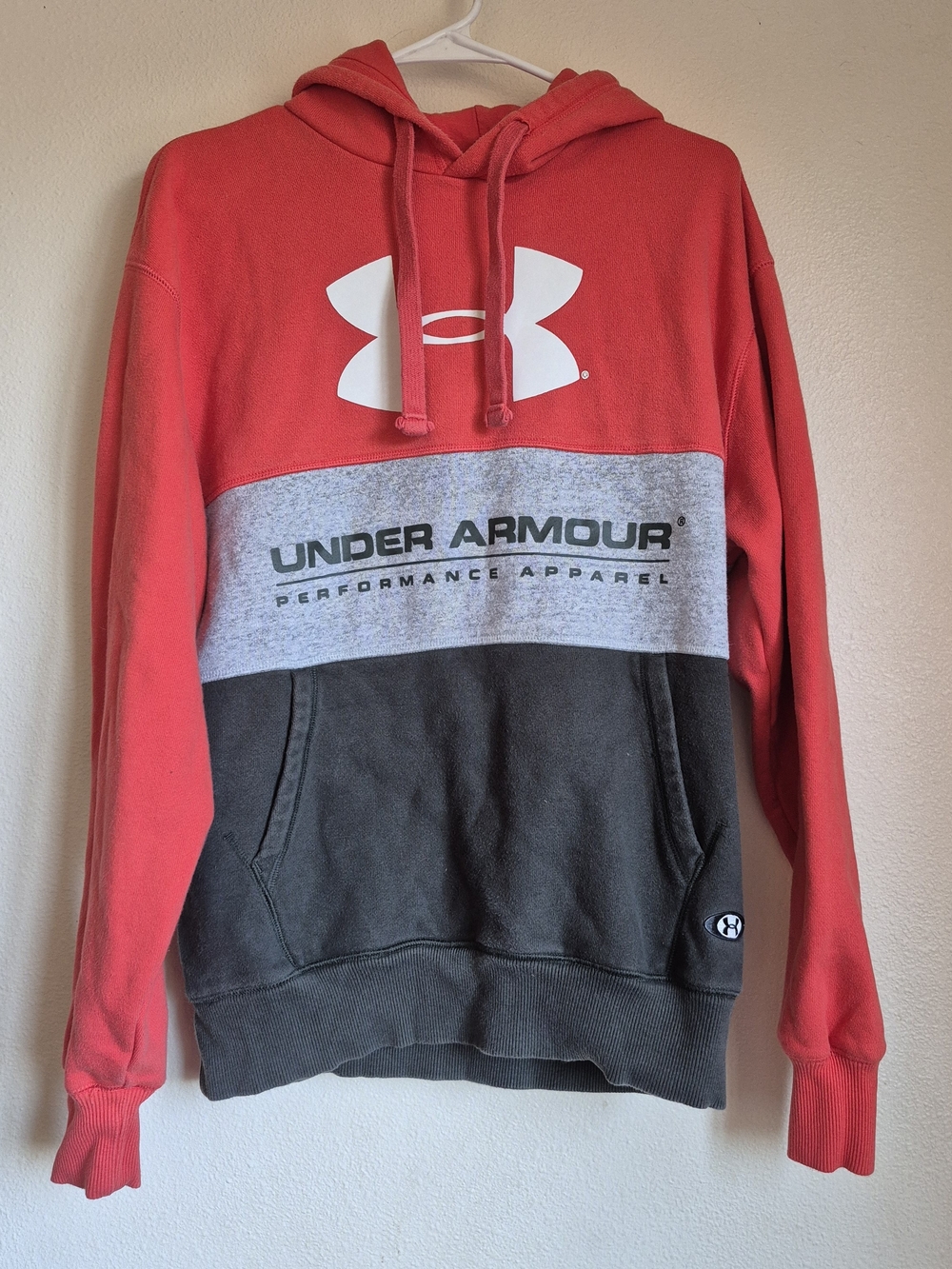 Under Armour Men's Red & Gray Colorblock Hoodie